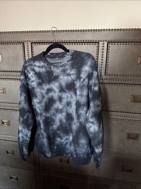 Abercrombie & Fitch Men’s Tie-Dye Crewneck Sweatshirt in Black and Gray